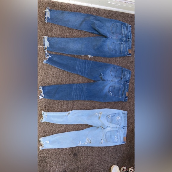 3 pairs of American Eagle jeans - Picture 2 of 2